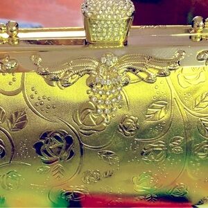 New Beautiful yellow gold purse